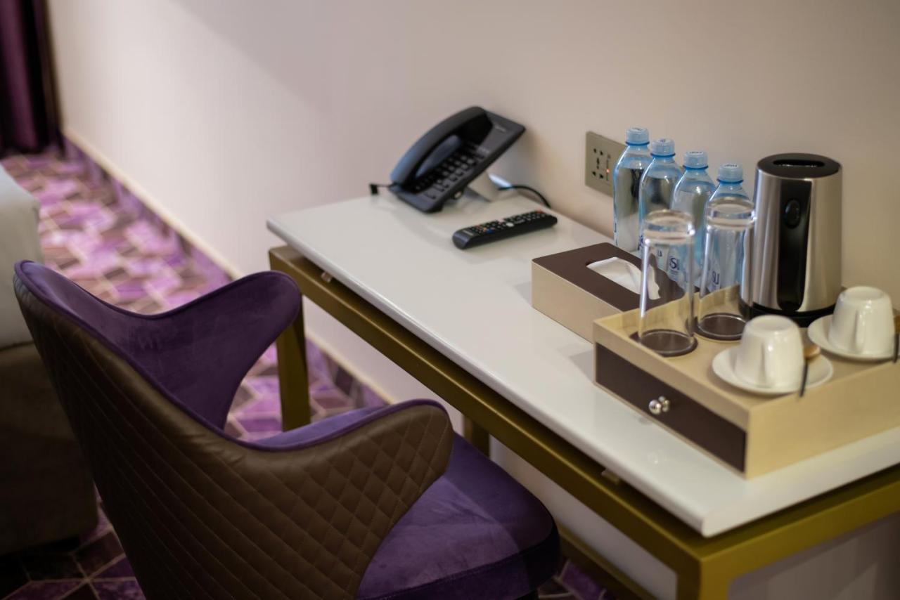 Orient Hotel ビシュケク エクステリア 写真