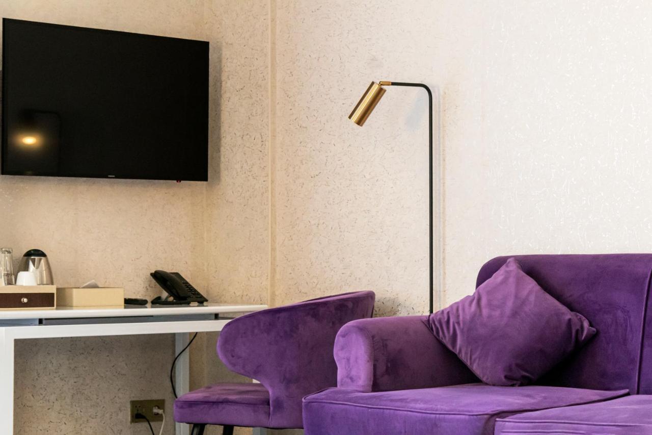 Orient Hotel ビシュケク エクステリア 写真