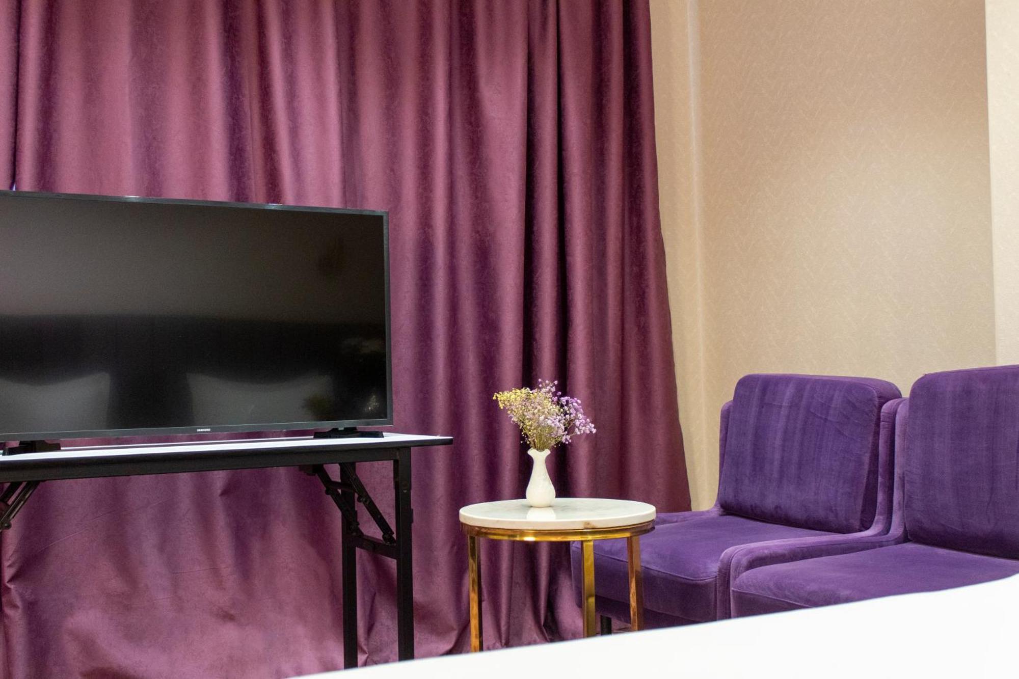 Orient Hotel ビシュケク エクステリア 写真